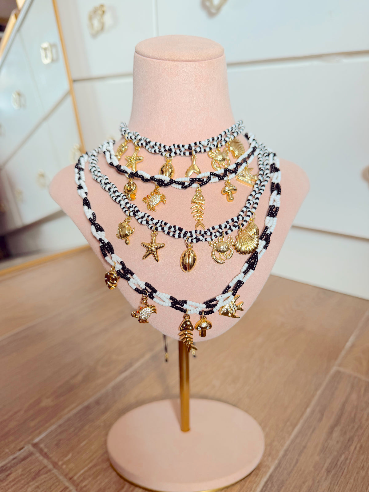 Amalfi Chocker