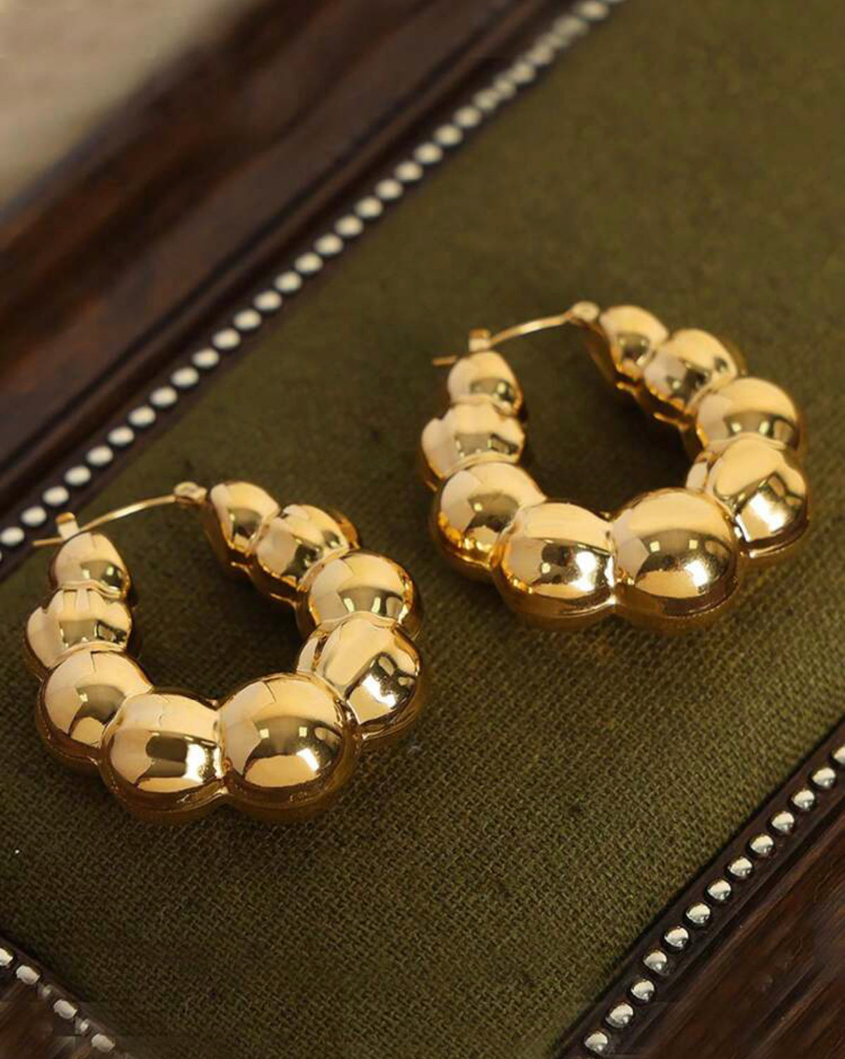 ADRIANA HOOPS