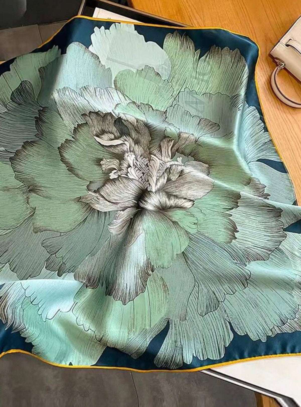 FLOWER SCARF
