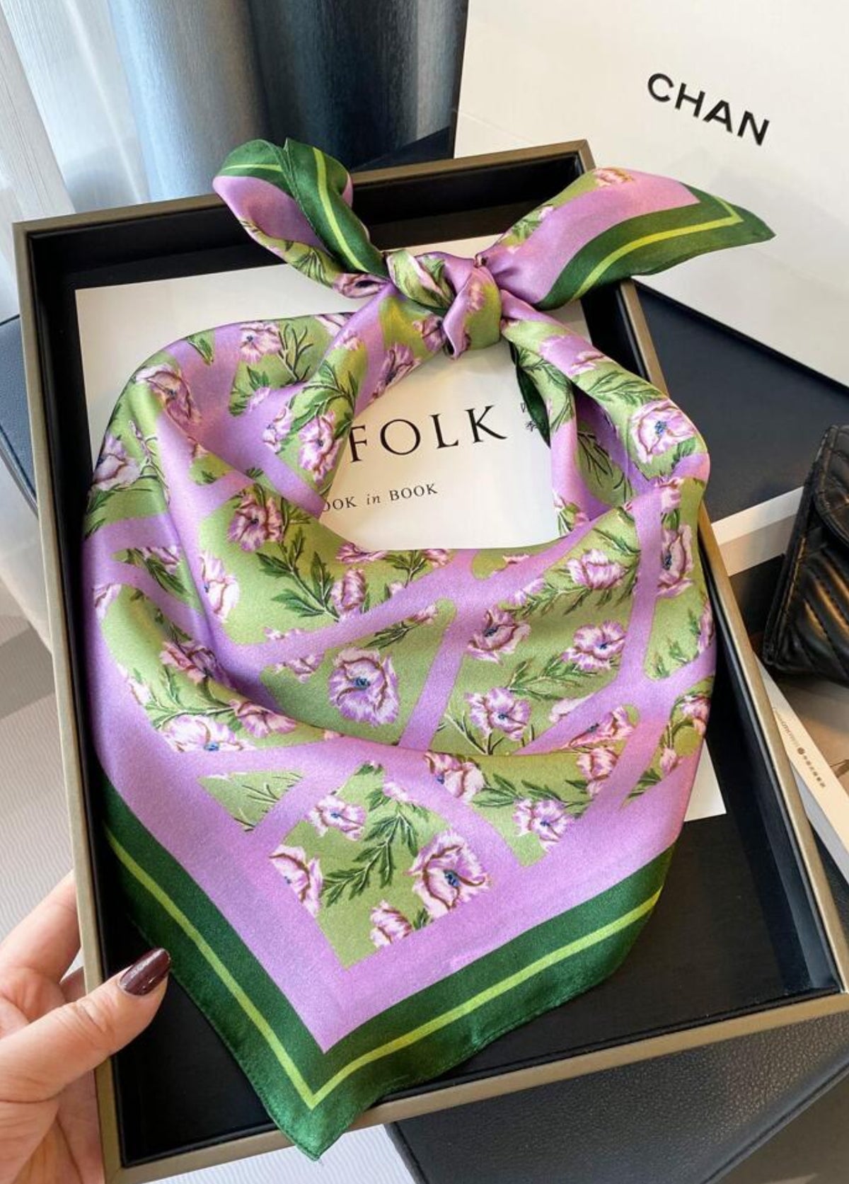 GARDENIA SCARF