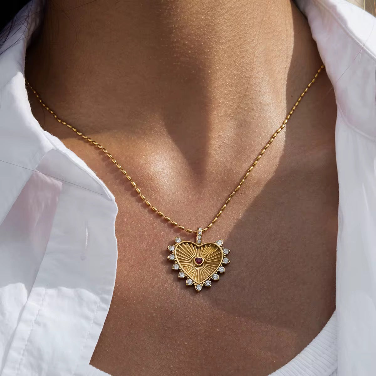 Amor Necklace