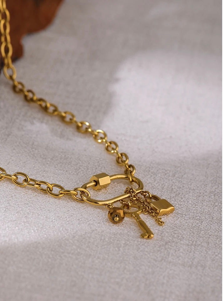 FOREVER NECKLACE