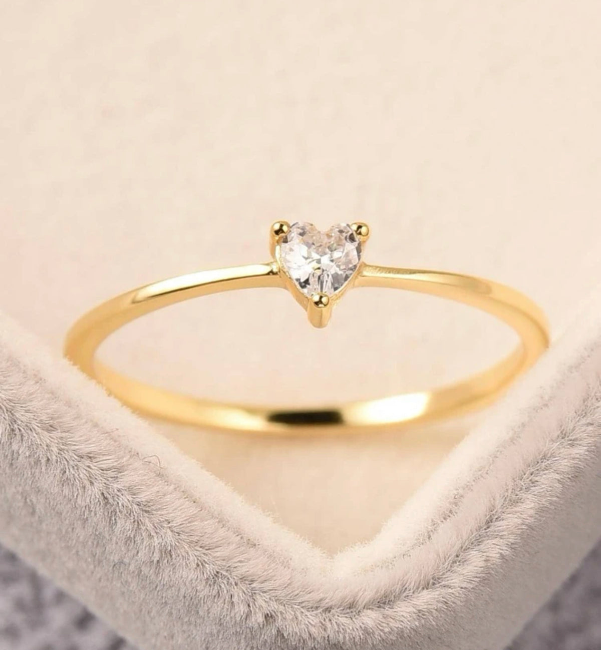 HEART DIAMOND RING