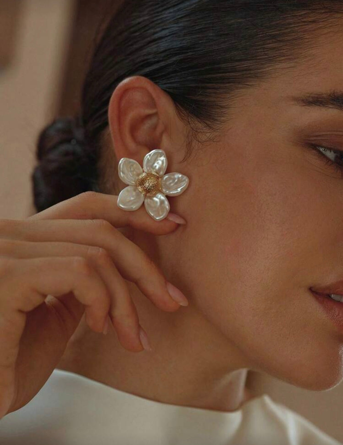 Camellia Pearl