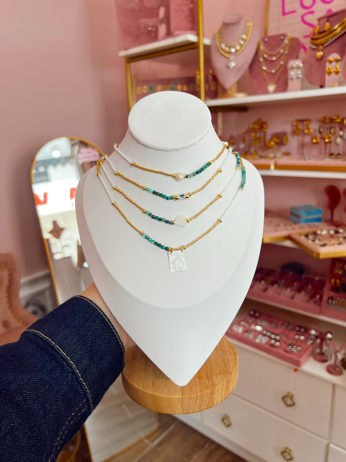 LUCKY CHOKER
