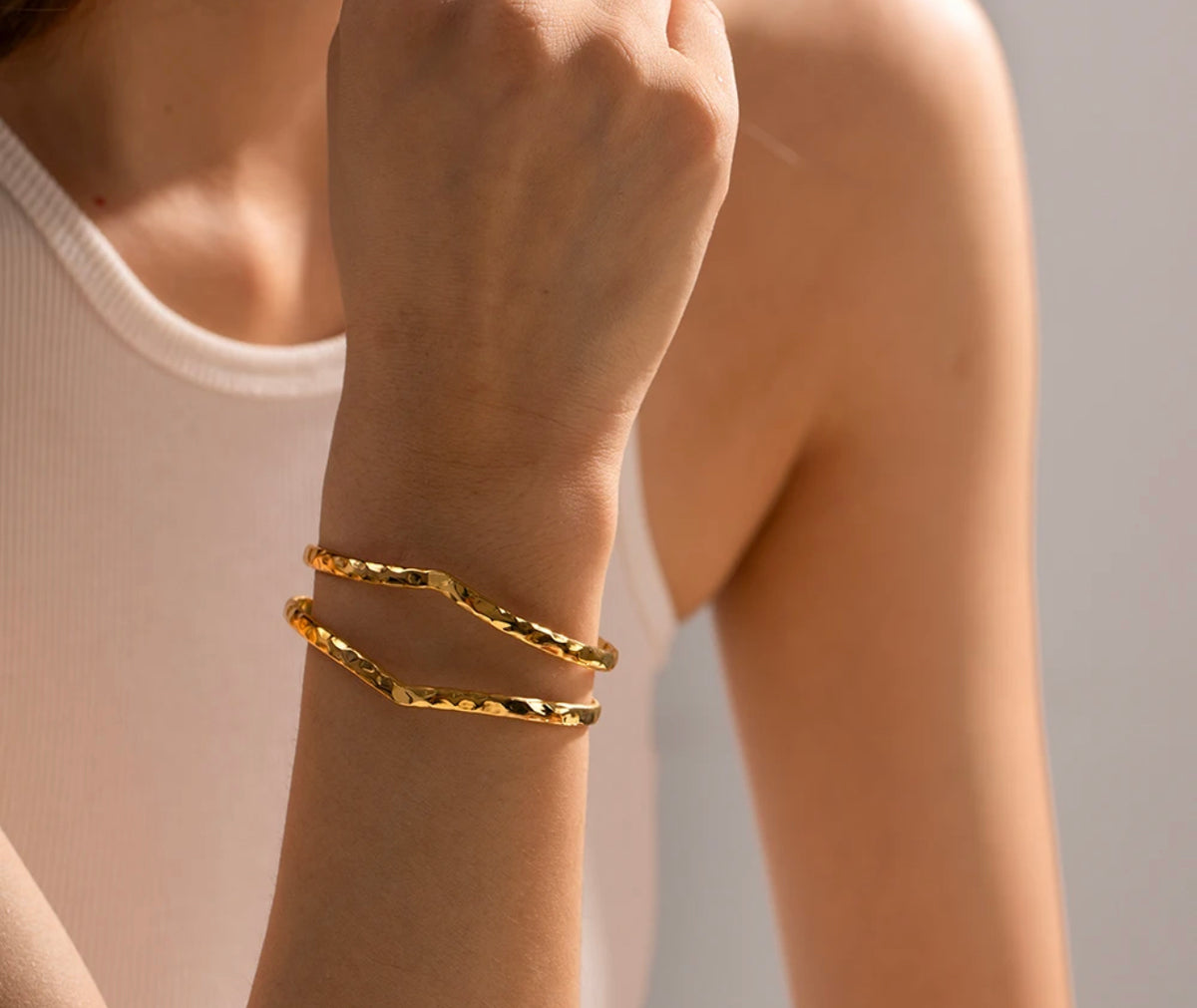HERA BANGLE