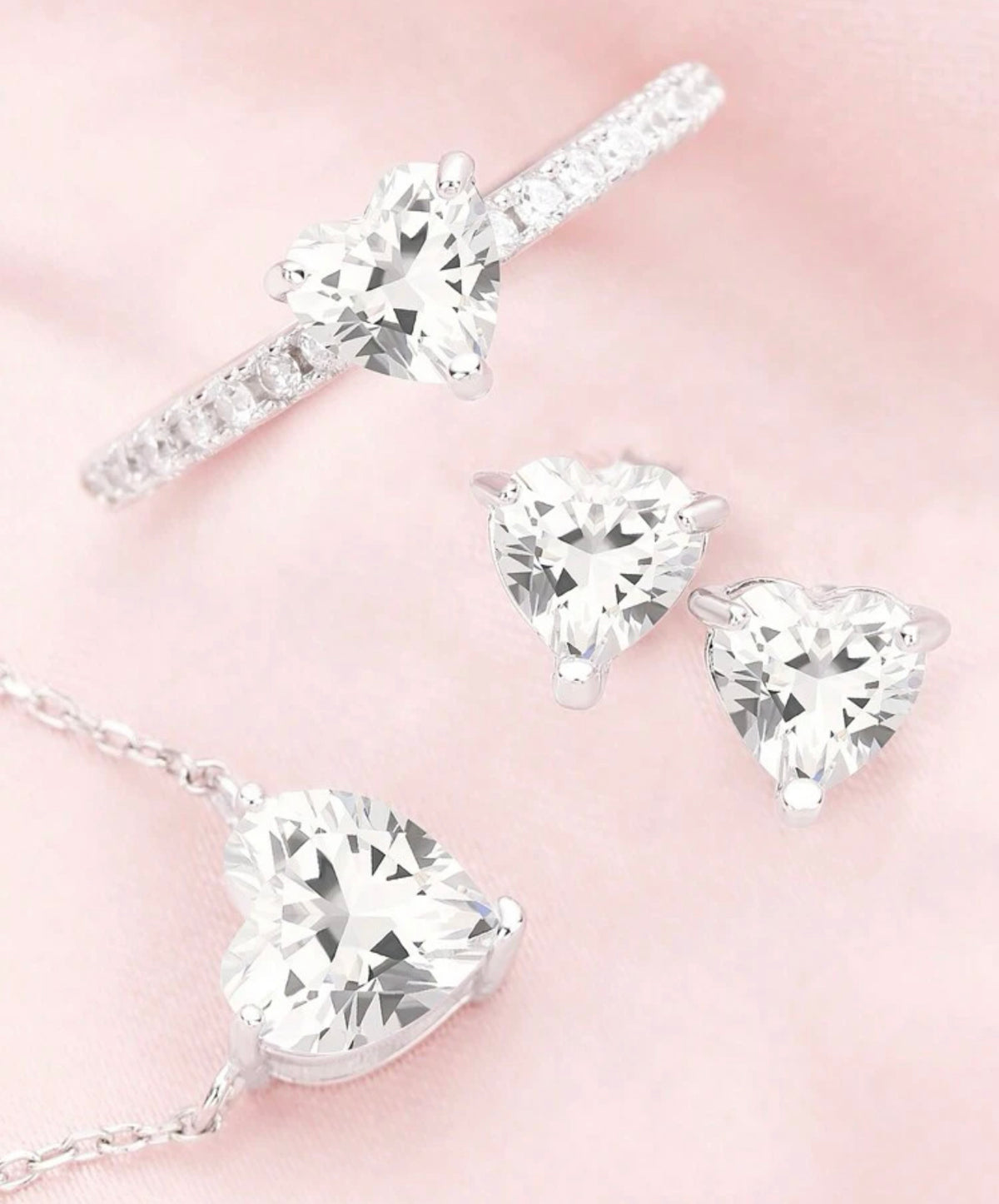 WHITE HEART DIAMOND SET