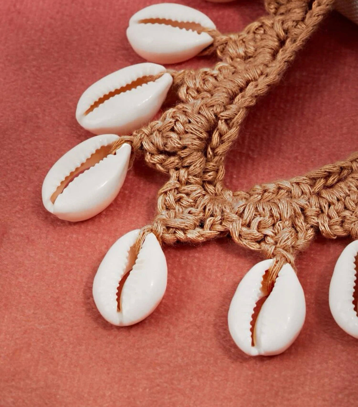 SHELL NECKLACE II