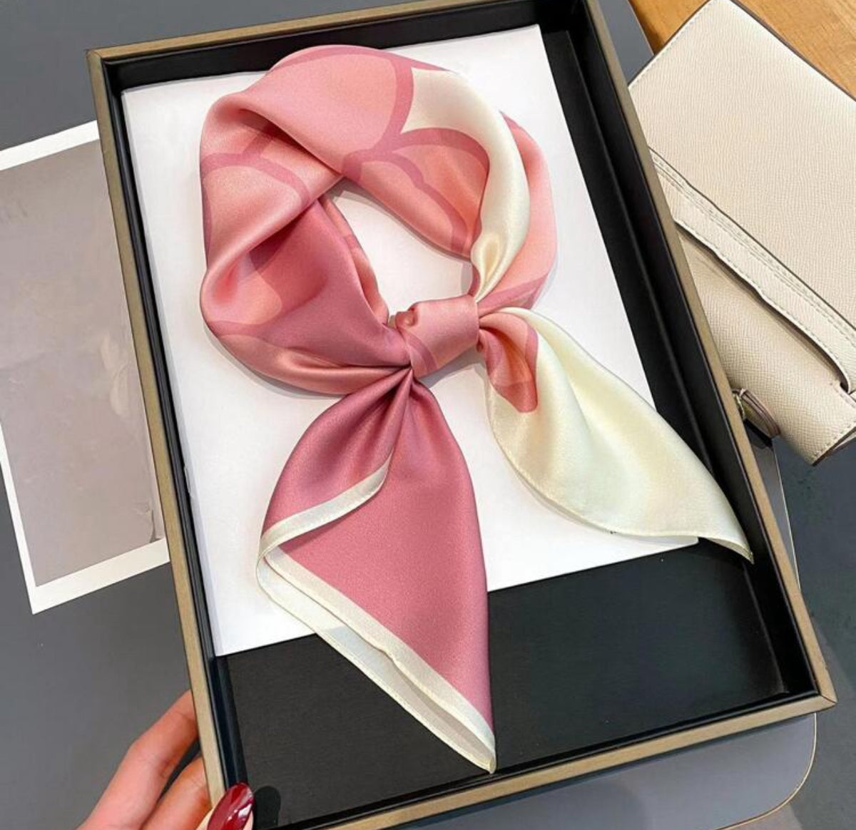 ROSE SCARF