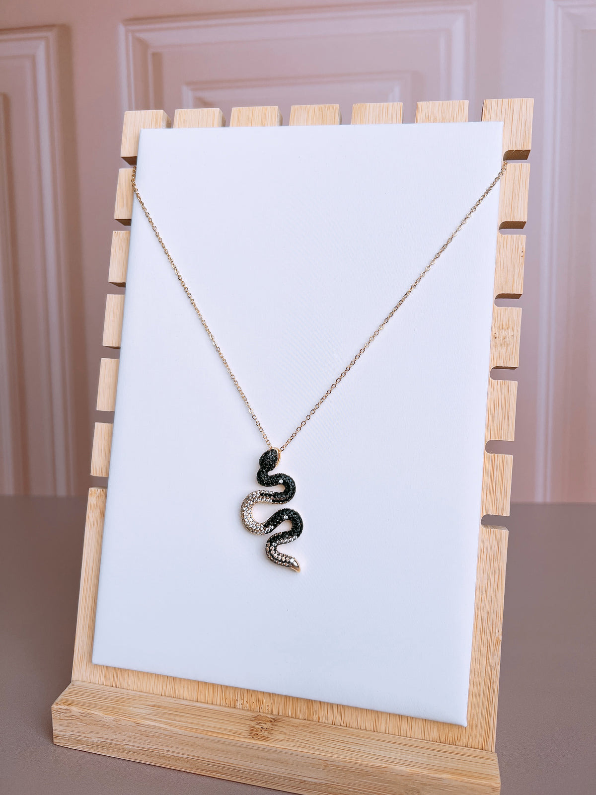SNAKE NECKLACE