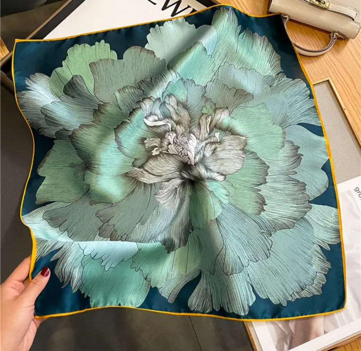 FLOWER SCARF