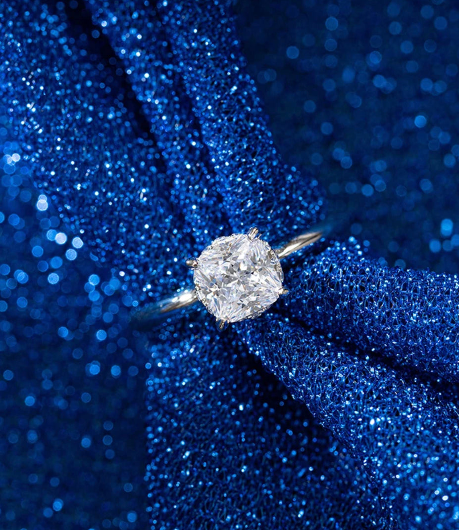ARI DIAMOND RING