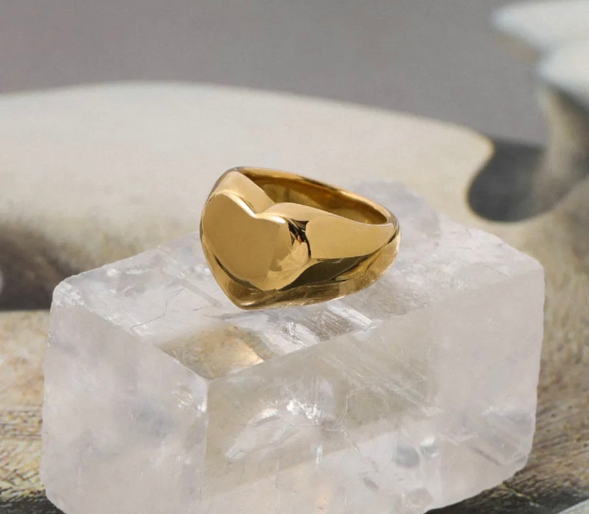 CHUNKY HEART RING