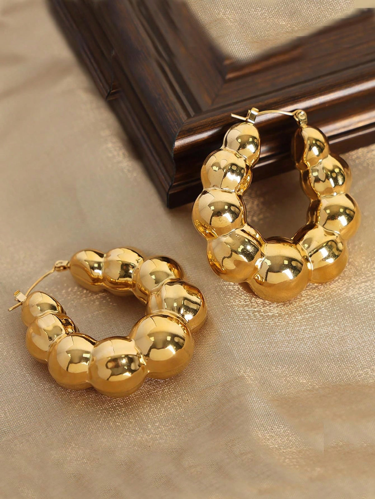 ADRIANA HOOPS