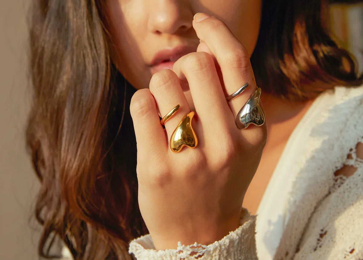 ICONIC HEART RING