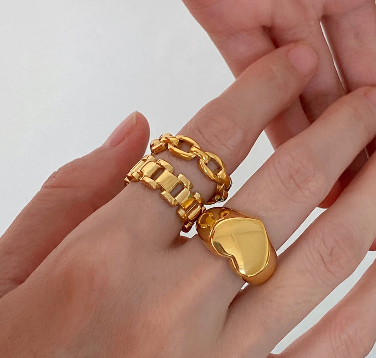 CHUNKY HEART RING