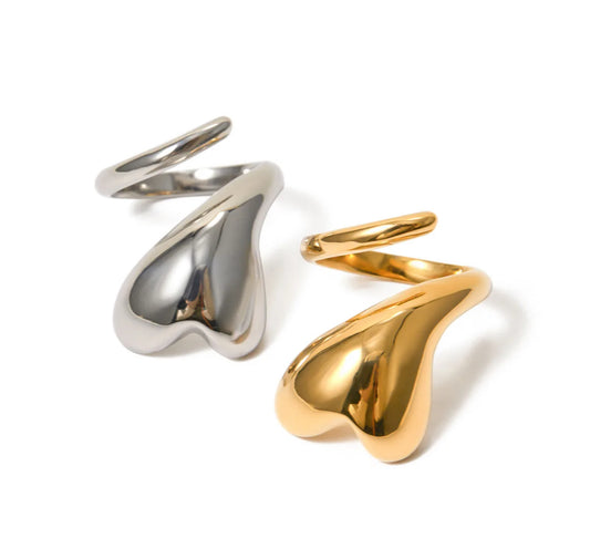 ICONIC HEART RING