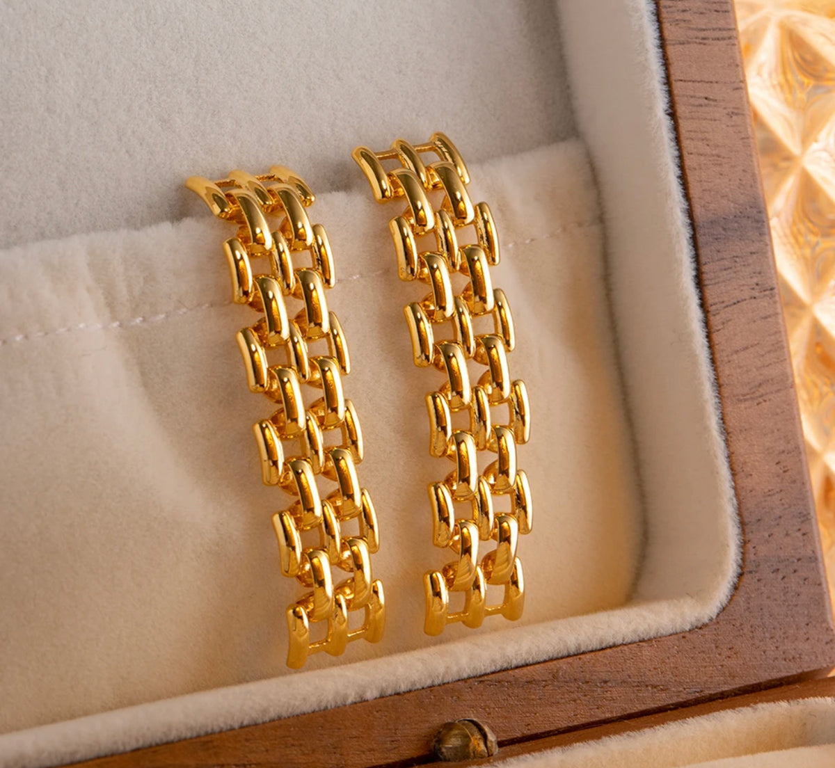 CHAIN EARRINGS
