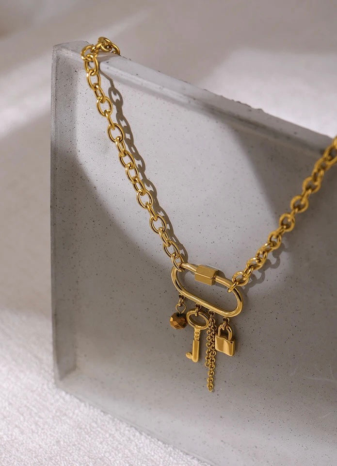 FOREVER NECKLACE