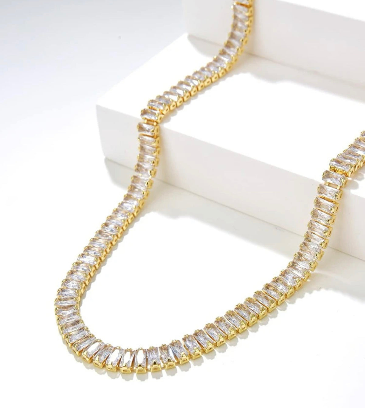 DI NECKLACE