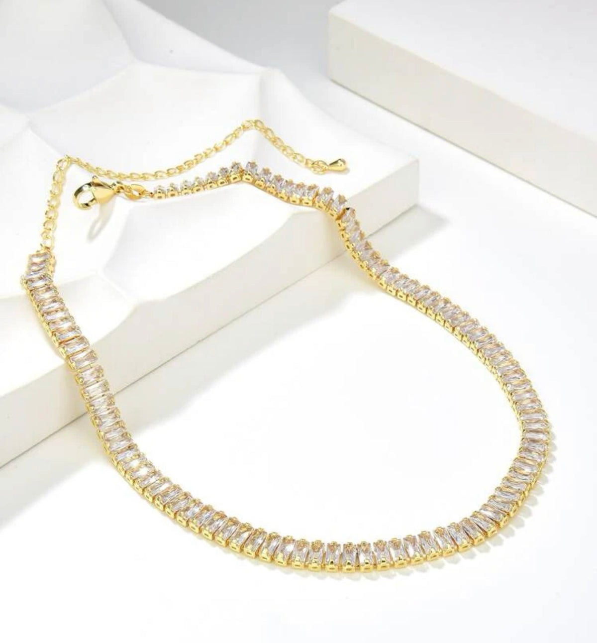 DI NECKLACE