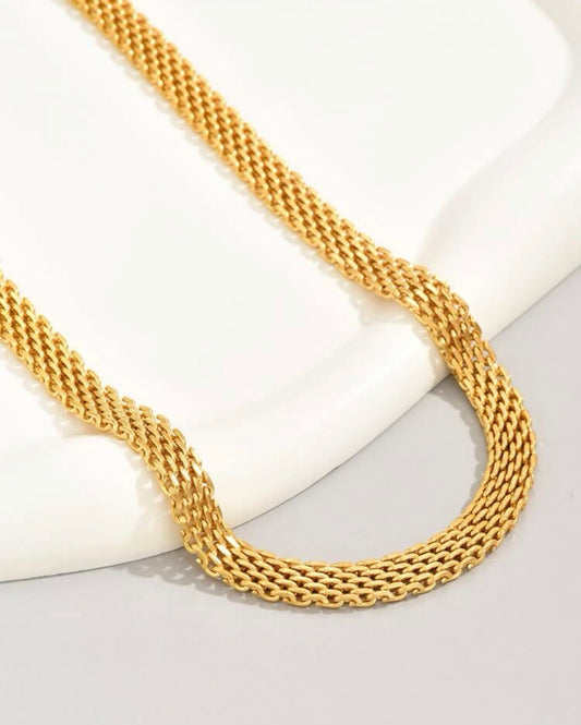 CLEO NECKLACE