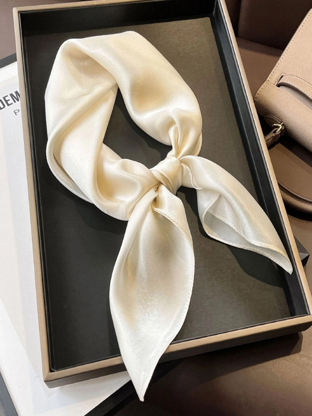 PEARL SCARF